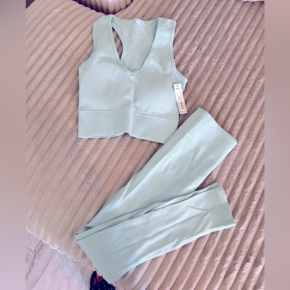 BRAND NEW with tags mint green workout set